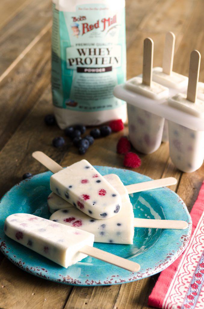Patriotic Protein Pops- a festive way to stay fueled (and cool) over the holiday weekend. // @BobsRedMill
