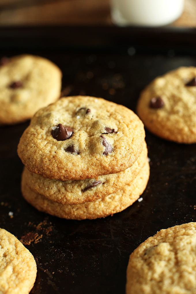gf-chocolate-chip-cookies-minimalistbaker-com_
