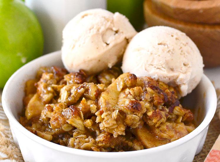 caramel-apple-crisp-with-easy-caramel-sauce-iowagirleats-11