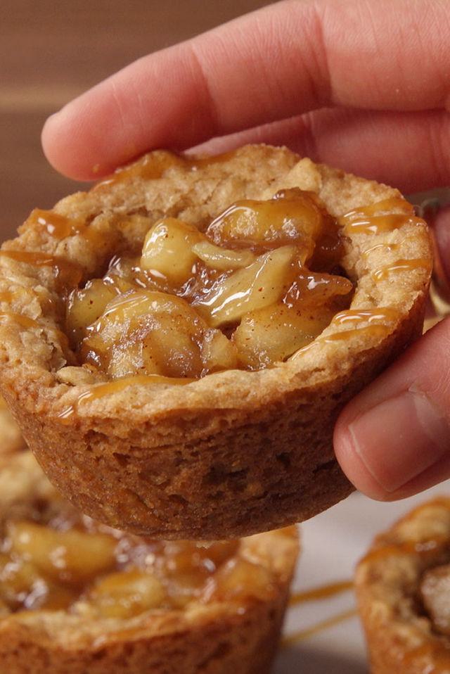 gallery-1474923433-delish-apple-crisp-cookie-cups-01-pin