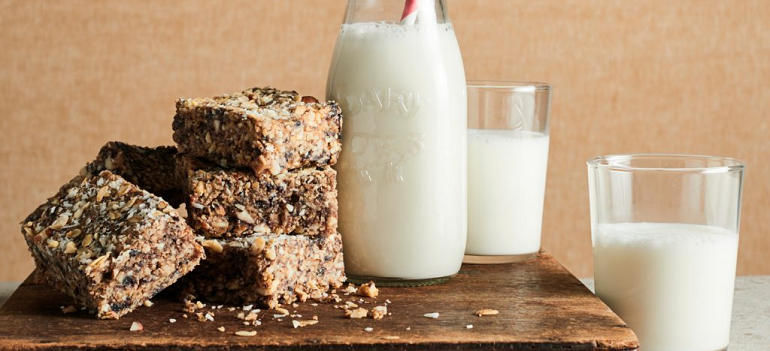 5 Snack Ideas for Travel | Bob's Red Mill
