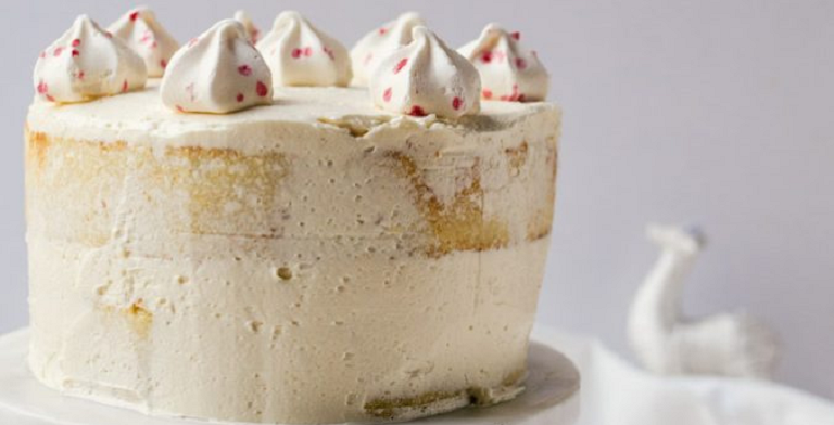A Beginners Guide to Cake Decorating | Bob's Red Mill