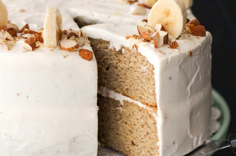A Beginners Guide to Cake Decorating | Bob's Red Mill