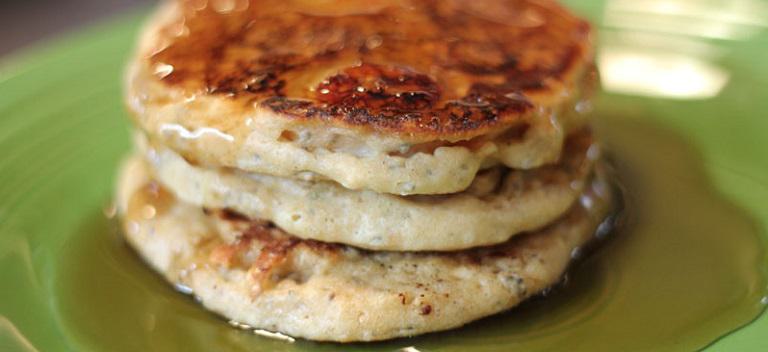 5 Breakfast in Bed Ideas for Your Mom on Mother's Day | Bob's Red Mill Blog