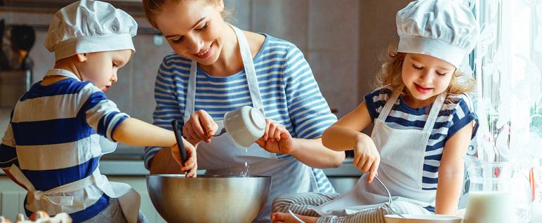 The Dos & Don'ts of Kids Cooking in the Kitchen