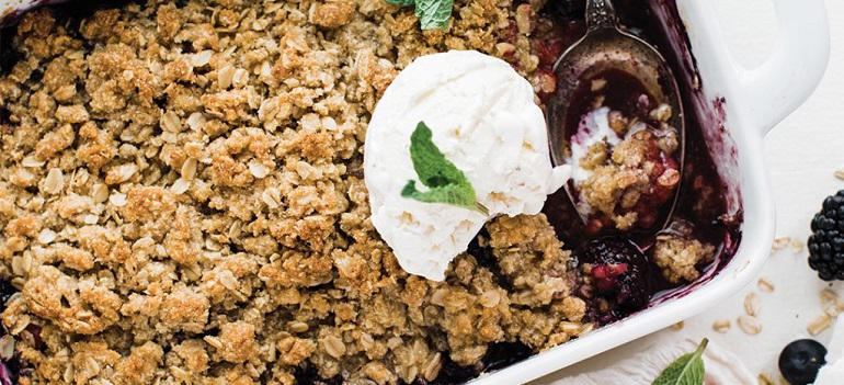 5 Ingredient Berry Cobbler with Oats