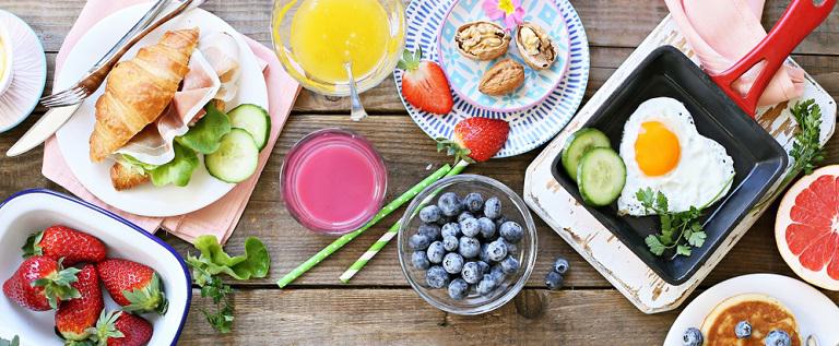 How to Host Brunch on a Budget: A Complete Guide