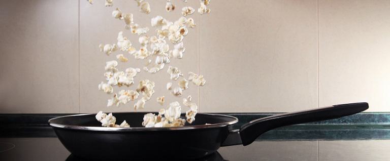 How to Cook Popcorn on the Stove
