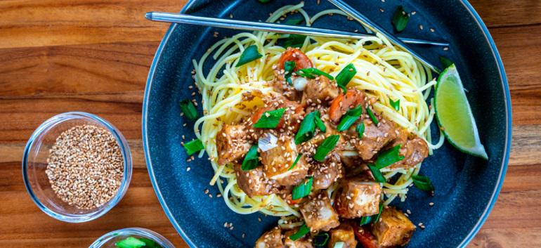 Sesame Noodles with Tofu and Almond Sauce