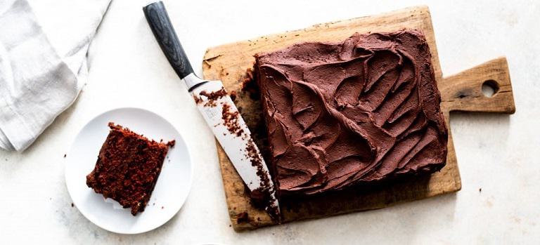 Level Cake Leveling a Cake: How to Get Started | Bob's Red Mill Natural Foods