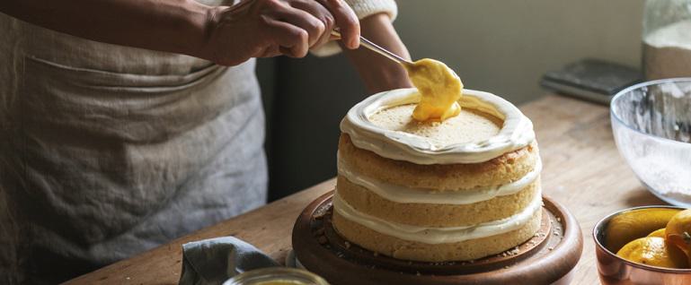 Level Cake Leveling a Cake: How to Get Started | Bob's Red Mill Natural Foods
