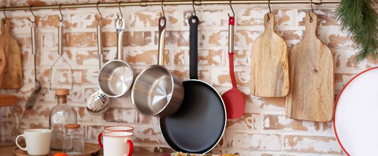 What Are the Different Types of Pan Materials?